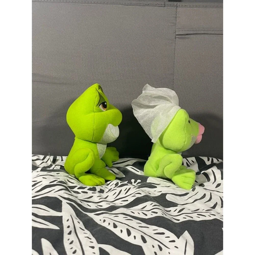 Disney The Princess and Frog Electronic Magic Kiss Electronic Frogs Plush Mattel